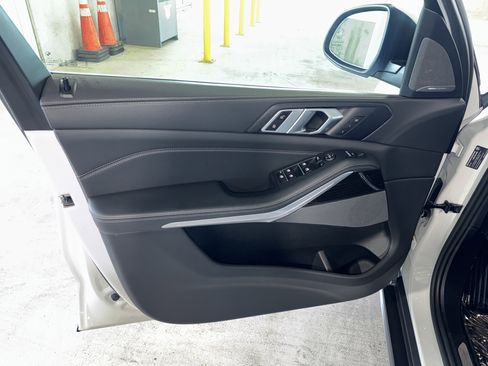 Used 2025 BMW X5 sDrive40i w/ Premium Package RWD image 17