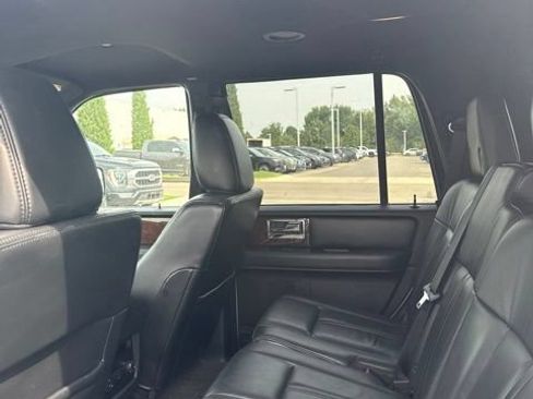 Used 2015 Lincoln Navigator 4WD image 9