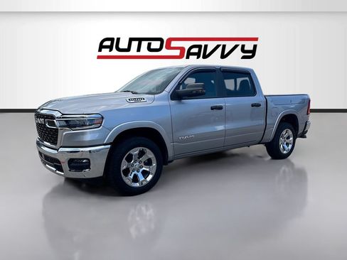 Used 2025 RAM 1500 Big Horn AWD/4WD image 3
