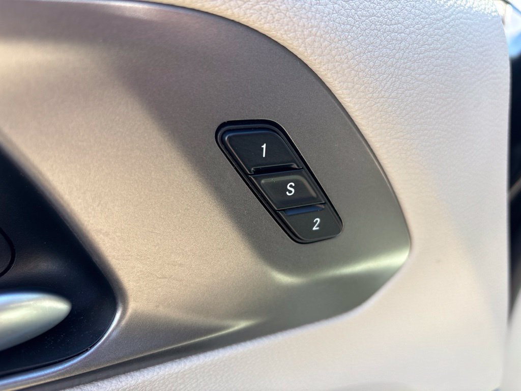 Used 2024 Chrysler Pacifica Touring-L FWD image 20