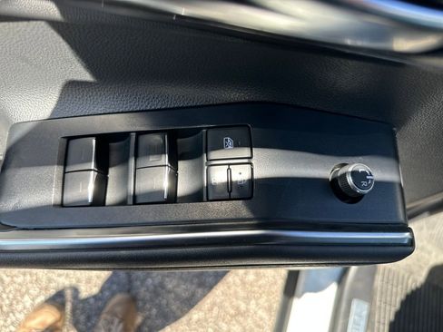 Used 2021 Toyota Highlander Limited image 30