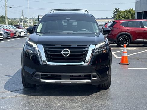 Used 2025 Nissan Pathfinder SL w/ SL Premium Package FWD image 16