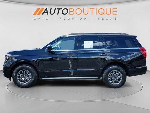 Used 2025 Ford Expedition Active RWD image 2