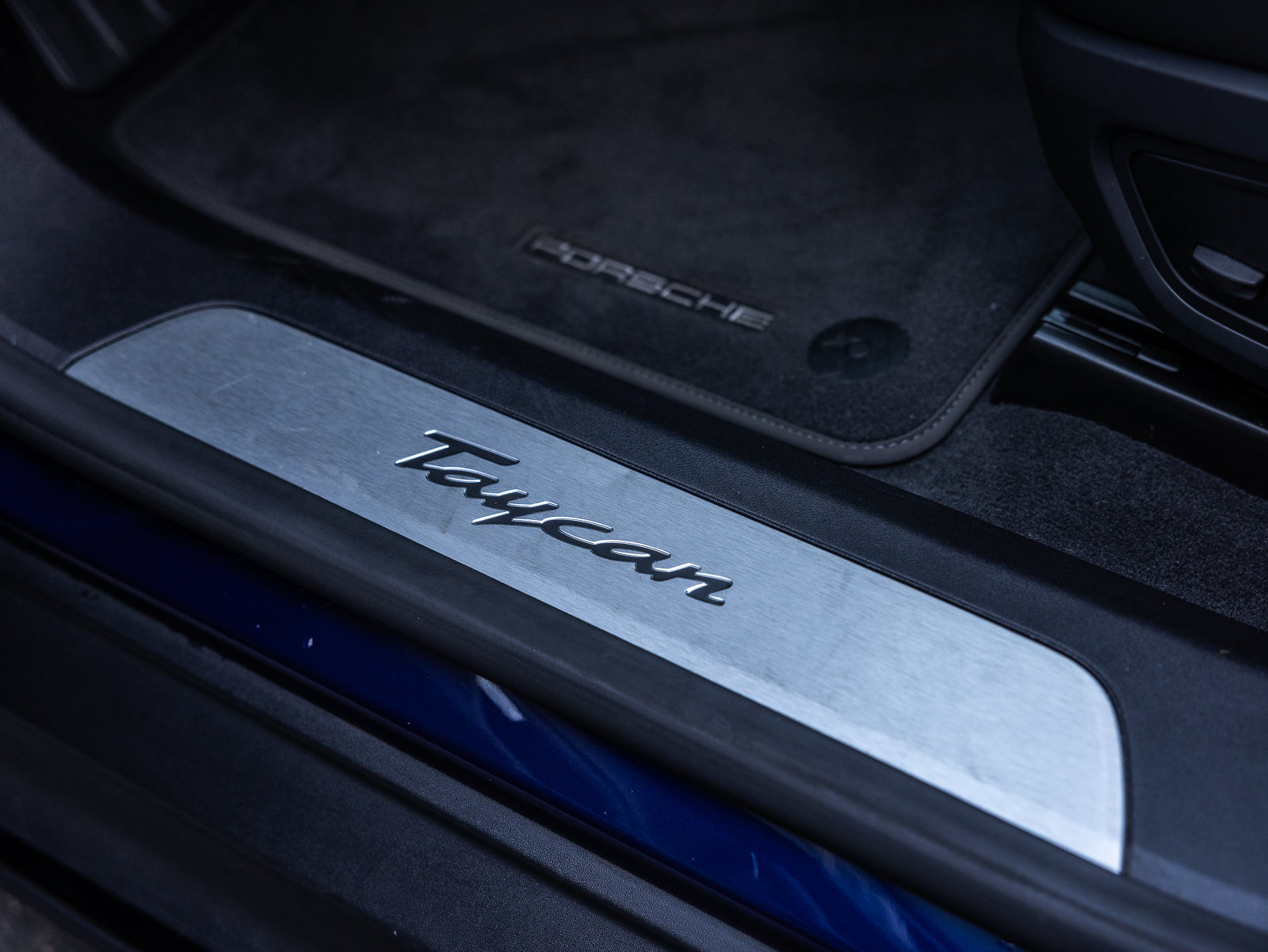 Certified 2025 Porsche Taycan RWD image 24