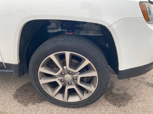 Used 2017 Jeep Compass High Altitude AWD/4WD image 5