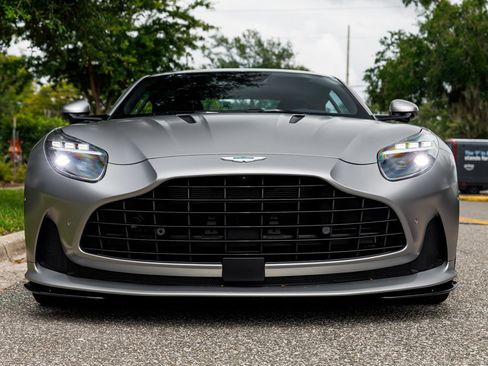 Used 2024 Aston Martin DB12 Coupe RWD image 22
