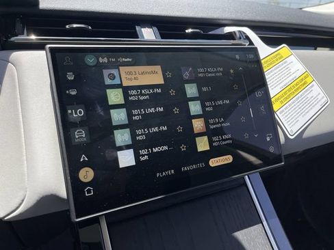 New 2025 Land Rover Range Rover Velar Dynamic SE AWD/4WD image 22