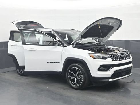 Used 2025 Jeep Compass Limited AWD/4WD image 35