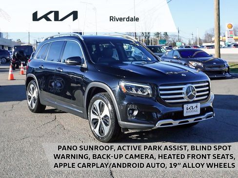 Used 2025 Mercedes-Benz GLB 250 4MATIC image 1