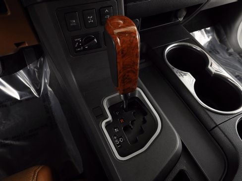 Used 2018 Toyota Sequoia Platinum image 17