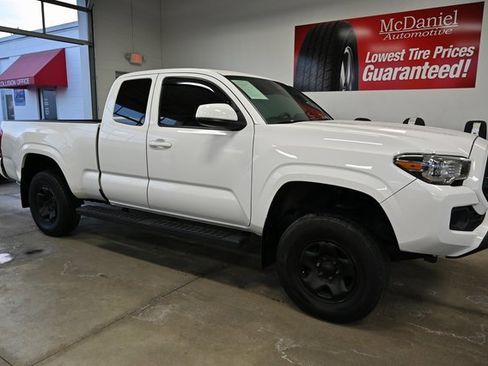 Used 2022 Toyota Tacoma SR image 4