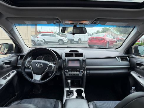Used 2012 Toyota Camry SE FWD image 5