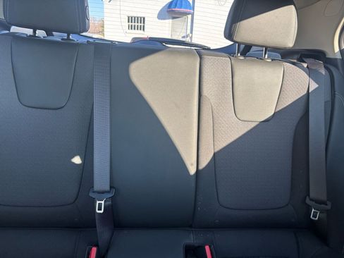 Used 2025 Buick Encore GX Preferred image 37