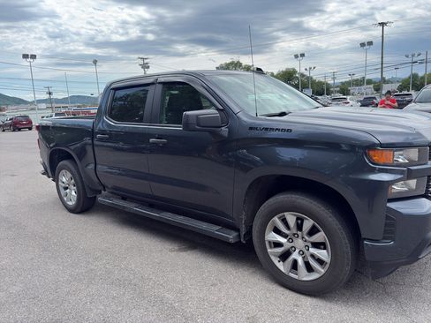 Used 2022 Chevrolet Silverado 1500 Custom w/ LPO, Dark Essentials Package AWD/4WD image 2