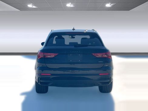 Used 2023 Audi Q3 2.0T Premium w/ Black Optic Sport Package image 10