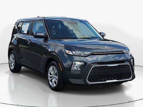 Used 2021 Kia Soul LX FWD image 2