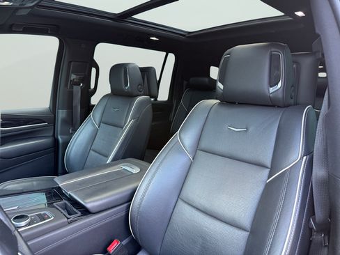 Used 2021 Cadillac Escalade ESV Sport w/ Driver Assist Tech Package AWD/4WD image 47