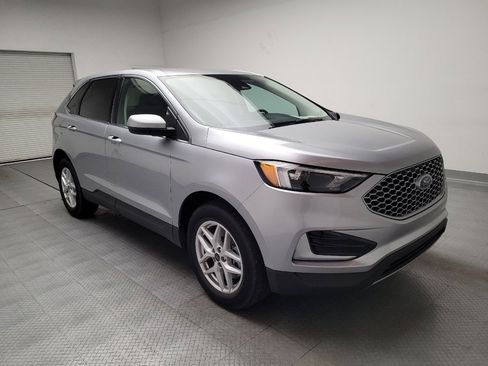 Used 2024 Ford Edge SEL image 13
