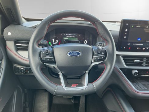 Certified 2025 Ford Explorer ST image 12