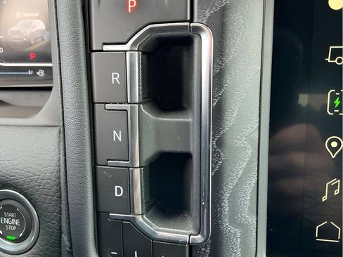 Used 2024 GMC Yukon XL Denali RWD image 28