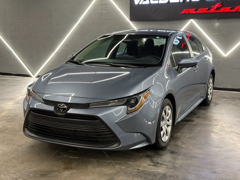 Used 2023 Toyota Corolla LE FWD image 4
