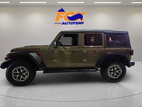 Used 2025 Jeep Wrangler Unlimited Rubicon image 2