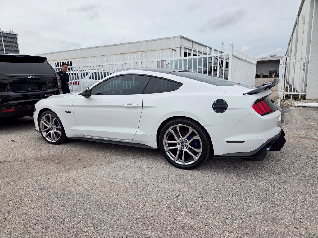 Used 2018 Ford Mustang GT RWD image 5