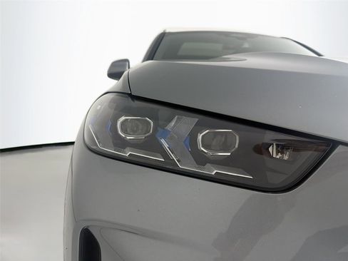 Used 2025 BMW X5 xDrive50e image 29