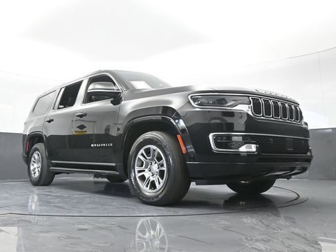 Used 2023 Jeep Wagoneer 4WD image 70