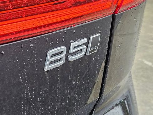 Used 2023 Volvo XC60 B5 Ultimate w/ Protection Package Premier image 10