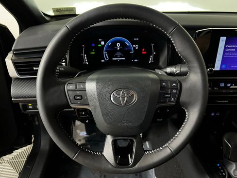 Used 2026 Toyota Camry SE w/ Convenience Package FWD image 15
