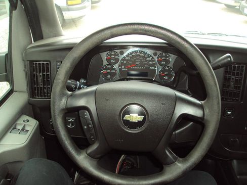 Used 2014 Chevrolet Express 1500 LS AWD/4WD image 19