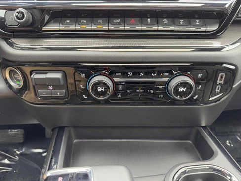 Used 2024 Chevrolet Silverado 1500 ZR2 w/ Technology Package image 32