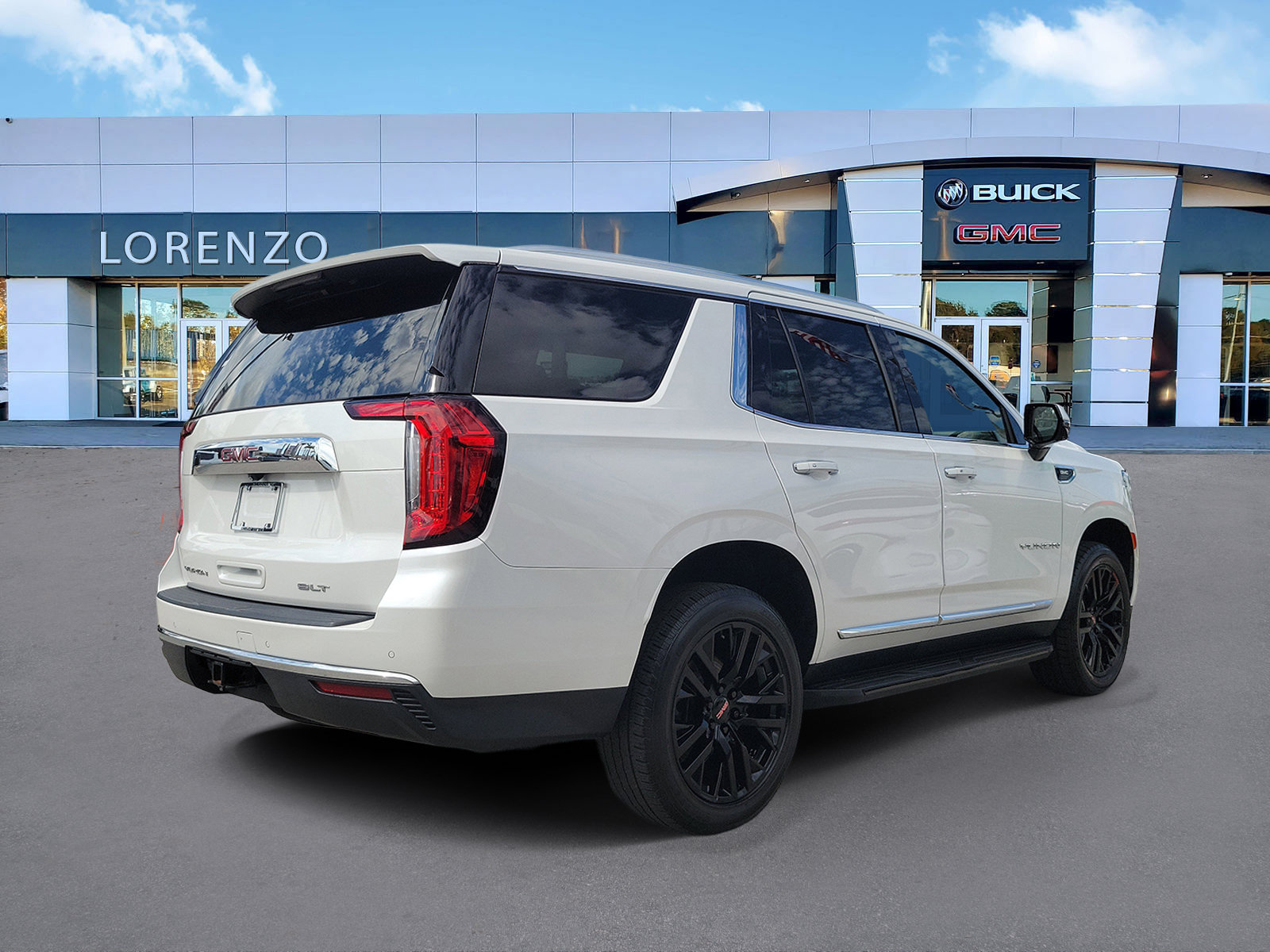 Used 2022 GMC Yukon SLT w/ SLT Premium Package AWD/4WD image 5