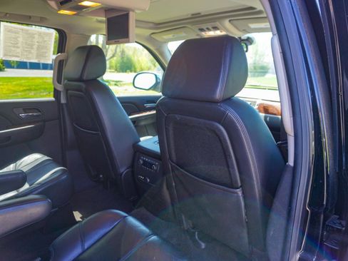 Used 2008 Chevrolet Suburban LTZ w/ LTZ Preferred Equipment Group AWD/4WD image 27