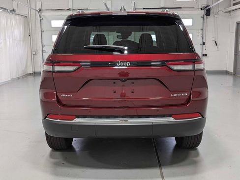 Used 2022 Jeep Grand Cherokee Limited image 8