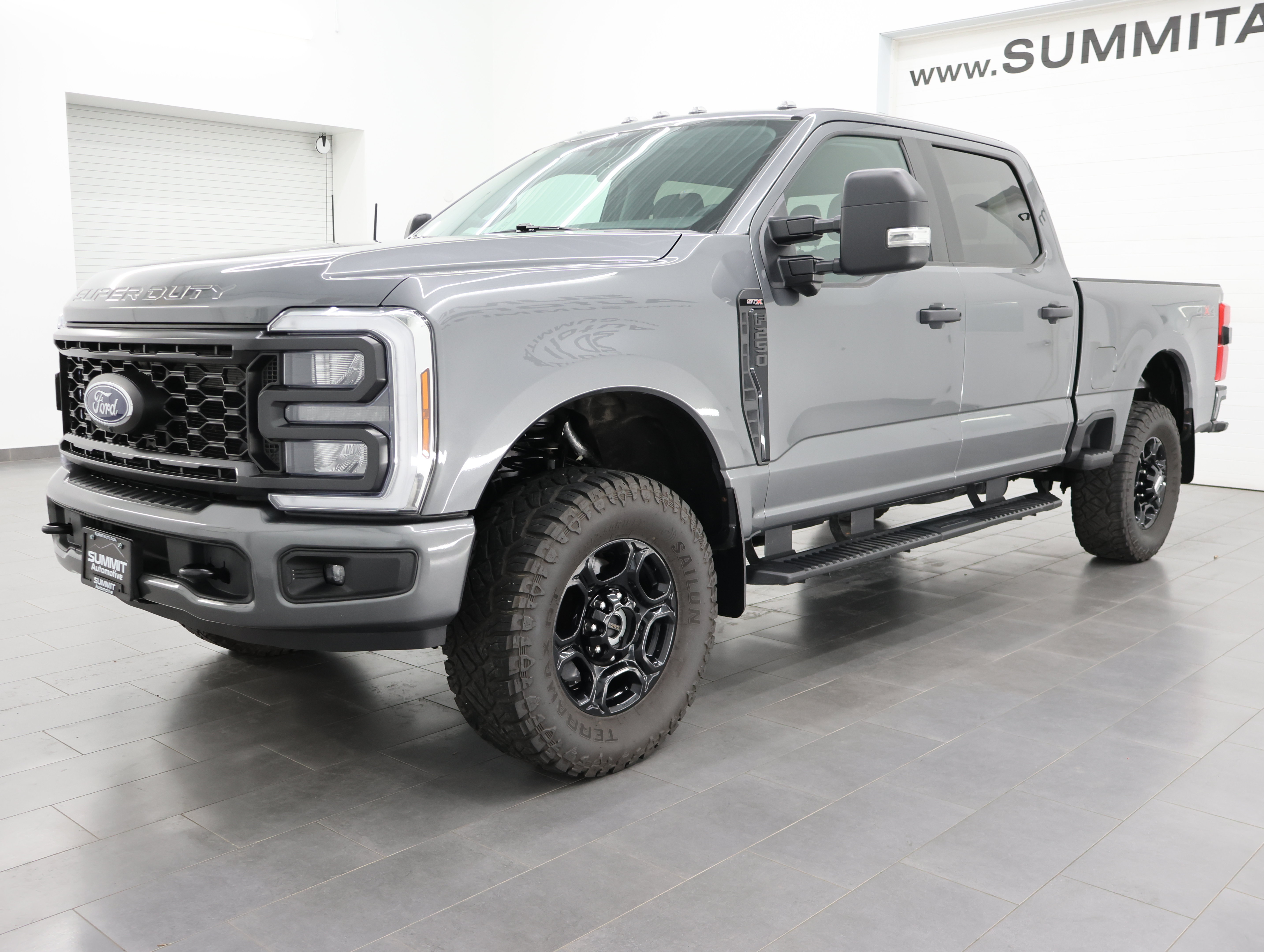 Used 2024 Ford F250 4x4 Crew Cab Super Duty image 7