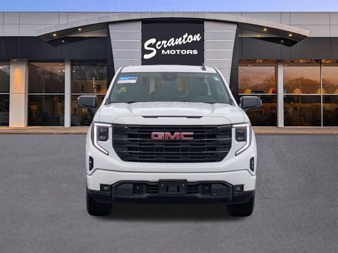 Used 2022 GMC Sierra 1500 Elevation w/ X31 Off-Road Package AWD/4WD image 8