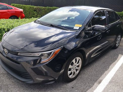 Used 2024 Toyota Corolla LE FWD image 2