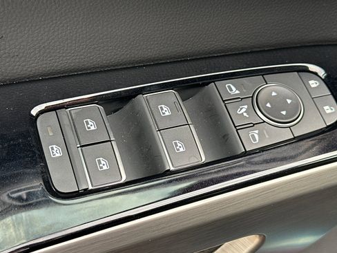 New 2025 Nissan Pathfinder Platinum w/ Black Appearance Package image 13