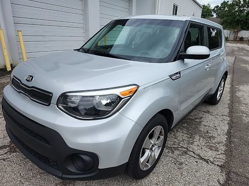 Used 2019 Kia Soul FWD image 2