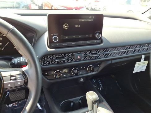 Certified 2024 Honda HR-V Sport image 9