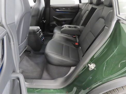 Certified 2025 Porsche Macan 4S Electric AWD/4WD image 45
