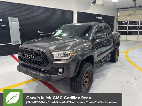 Used 2019 Toyota Tacoma TRD Off-Road image 1