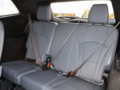 Certified 2024 Buick Enclave Premium image 28