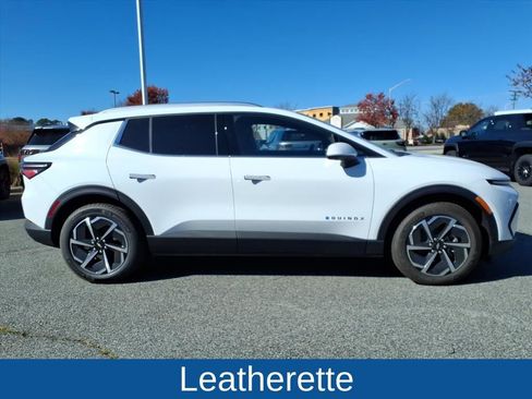 New 2026 Chevrolet Equinox EV LT image 2