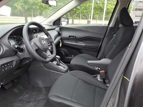 New 2025 Nissan Kicks Play S image 5