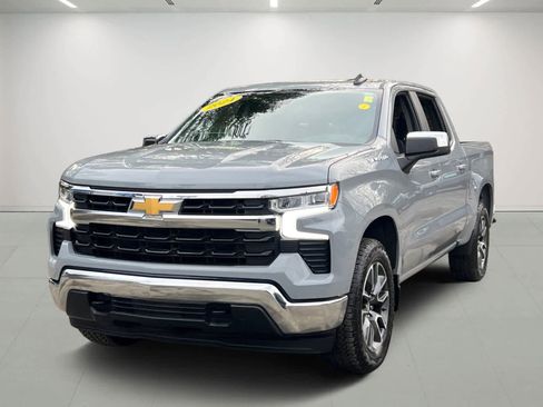 Used 2024 Chevrolet Silverado 1500 LT image 2