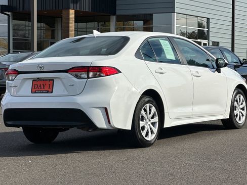 Used 2024 Toyota Corolla LE FWD image 5