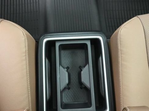 Used 2025 Toyota Grand Highlander AWD image 28